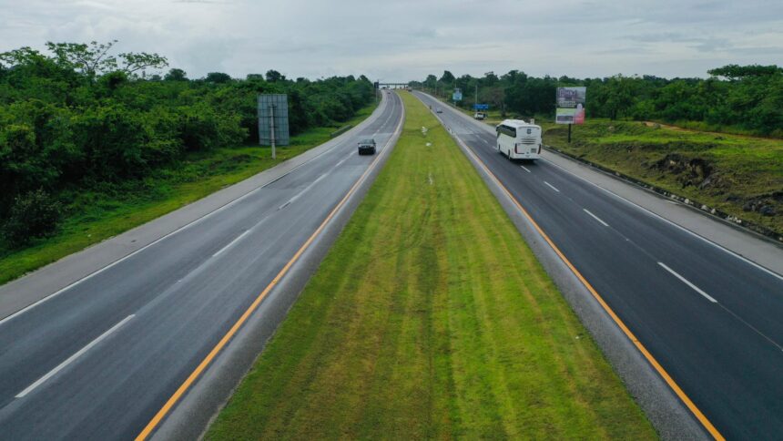 RD Vial mejora señalización vial entre Coral II y Punta Cana