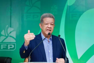 Fernández sobre circunvalación de Baní: “costó tres veces más y es la mitad de lo que debió ser”