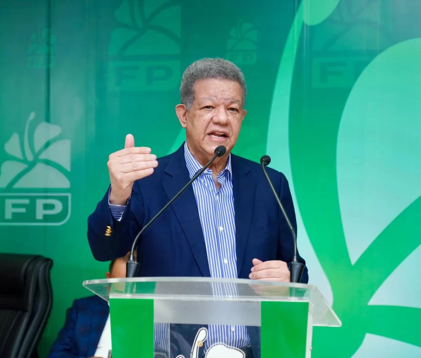 Fernández sobre circunvalación de Baní: “costó tres veces más y es la mitad de lo que debió ser”