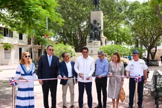 David Collado reinaugura el parque Duarte y deja abierta la icónica calle Las Mercedes en la Ciudad Colonial