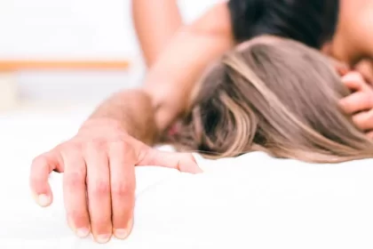 Estudio revela que los jóvenes tienen menos sexo que antes; no les gusta desnudarse