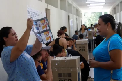 El MAS no gobernará Bolivia después de casi 20 años; Quiroga y Paz van al balotaje