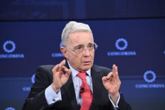Ordenan la libertad inmediata del expresidente Álvaro Uribe
