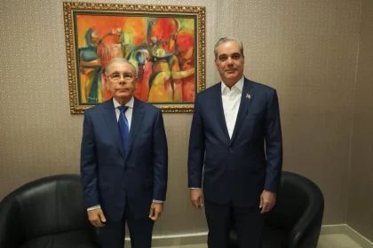 Abinader le responde a Danilo; lo llama a “revisar las estadísticas reales”