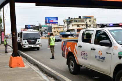 Rechazan acción de amparo contra cobro de multas y grúas por mal estacionamiento