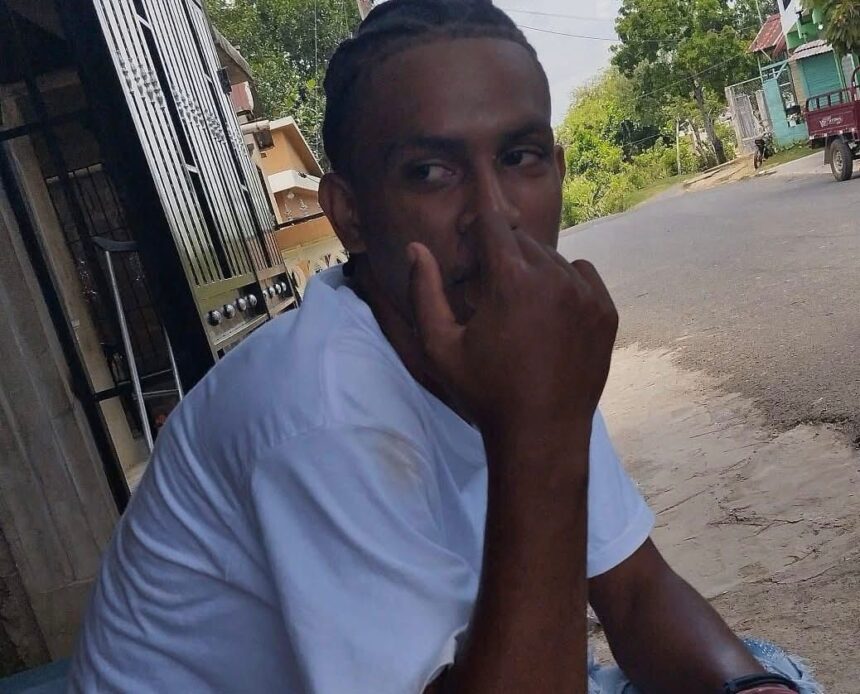 Asesinan a joven de una estocada en comunidad de Peralvillo, Monte Plata y familiares exigen justicia