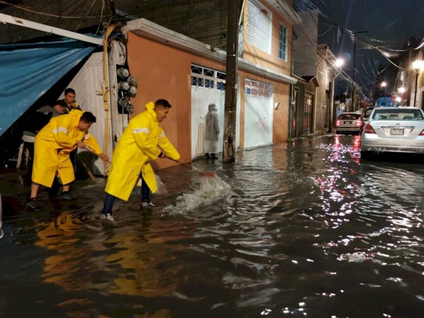 Fuertes lluvias en el centro de México provocan muerte de dos personas y un desaparecido