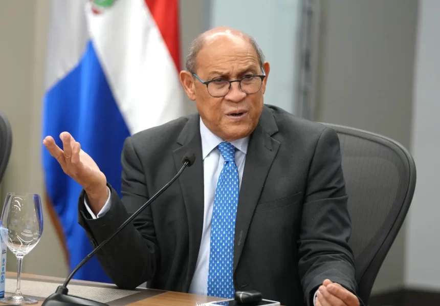 Rafael Santos Badía destaca expansión del INFOTEP