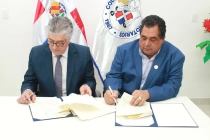 Colegio Notarios y Onaprep firman convenio para fortalecer reforma penitenciaria