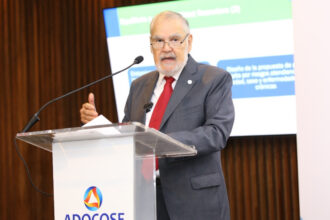 Miguel Ceara Hatton destaca logros y desafíos en el Seguro Familiar de Salud y en el de Riesgos Laborales