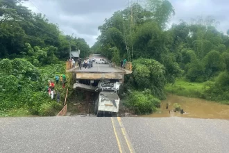 Colapsa puente que comunica a Yamasá y Don Juan en Monte Plata