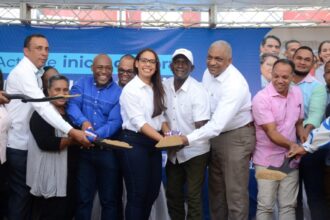 Alcaldesa Betty Gerónimo da primer palazo para 12 obras del Presupuesto Participativo por más de RD$54 millones