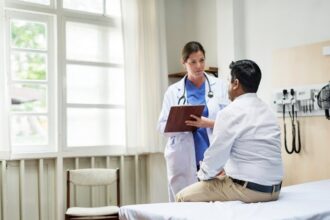 El 90 % de los pacientes masculinos que acude a consultas urológicas en el país lo hace por problemas relacionados con el agrandamiento de la próstata o hiperplasia prostática benigna, así como por enfermedades derivadas de esta condición. Entre las patologías más prevalentes se encuentran el cáncer de próstata, la prostatitis (inflamación de la glándula prostática), los cálculos renales y las infecciones recurrentes. En el caso de las pacientes de sexo femenino, las consultas urológicas suelen estar asociadas a cálculos renales o cistitis con dificultad urinaria persistente.