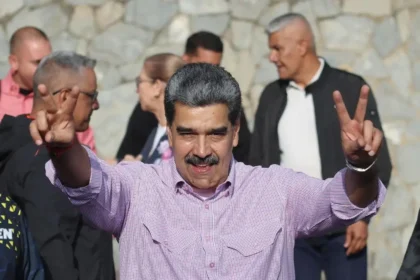 Maduro y Cilia Flores llaman a la unión y la paz en Venezuela en carta por Domingo de Ramos