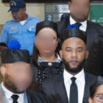 Fiscal es acusado de exigir soborno de hasta 200 mil dólares, un Rolex y un Mercedes Benz en caso de corrupción El Ministerio Público informó que el fiscal Aurelio Valdez Alcántara es investigado por presuntamente exigir una suma inicial de 200,000 dólares a una persona bajo investigación, monto que luego habría reducido a 150,000 dólares durante una negociación en la que también mostró interés en un reloj marca Rolex y exigió un vehículo Mercedes Benz modelo 350 o 450. Según las autoridades, el imputado fue arrestado en flagrante delito el pasado viernes tras supuestamente gestionar y recibir, mediante una entrega controlada, la suma de 10,000 dólares. La investigación es dirigida por la procuradora general de la República, quien calificó el hecho como grave y aseguró que no se tolerarán actos de corrupción dentro del Ministerio Público. Asimismo, se depositó una solicitud de medida de coerción consistente en un año de prisión preventiva contra Valdez Alcántara, en un expediente de 50 páginas presentado ante la jueza Ysis Muñiz Almonte. El órgano acusador reiteró que se aplicará todo el peso de la ley en este caso, en busca de sanciones ejemplarizadoras. Más información en alodigitalrd.com #CorrupciónRD #MinisterioPúblico #JusticiaRD #PEPCA #NoticiasRD #AloRD #AloDigitalRD