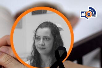 Noelia Castillo, la paciente más joven en recibir eutanasia en España, fallece tras años de sufrimiento Noelia Castillo Ramos, de 25 años, falleció tras recibir eutanasia en la residencia sociosanitaria de Sant Pere de Ribes, convirtiéndose en la paciente más joven de España en acceder a la muerte asistida y la sexta paciente psiquiátrica de Cataluña en hacerlo. Su eutanasia, programada originalmente para agosto de 2024, fue retrasada por una orden judicial a petición de su padre, quien intentó impedir el procedimiento durante dos años incluso ante el Tribunal Europeo de Derechos Humanos. La joven pudo despedirse de su madre y cumplir su deseo de morir en su “zona de confort”. Criada en una familia marcada por adicciones y problemas de salud mental de su padre, Noelia sufrió agresiones y un intento de suicidio que la dejó parapléjica en 2022, con secuelas irreversibles, dolor crónico y dependencia funcional. Tras evaluar su caso, expertos certificaron que cumplía los requisitos para la eutanasia, avalando su decisión de poner fin a un sufrimiento constante que había marcado su vida desde la infancia. Más información en alodigitalrd.com. #Eutanasia #NoeliaCastillo #España #DerechosHumanos #SaludMental #AloRD #AloDigitalRD #NoticiasRD