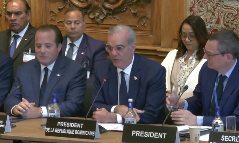 Abinader presenta “Meta 2036” ante la OCDE para duplicar economía dominicana