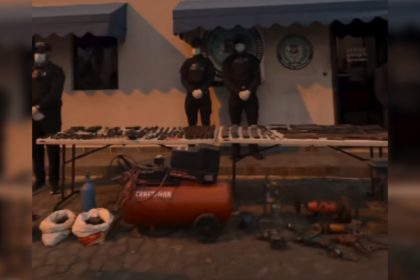 DINTEL incauta arsenal de armas y equipos de modificación en allanamiento en Ensanche La Fe