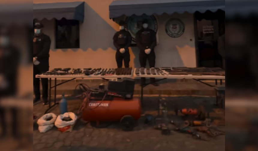 DINTEL incauta arsenal de armas y equipos de modificación en allanamiento en Ensanche La Fe