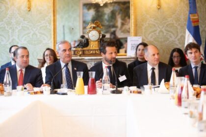 **Luis Abinader busca fortalecer inversiones francesas en RD**