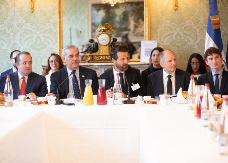**Luis Abinader busca fortalecer inversiones francesas en RD**