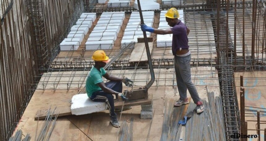 Casi 15 mil trabajadores haitianos cotizan en la Seguridad Social dominicana