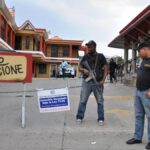 **Imputados por asalto en Plaza Gómez Díaz podrían quedar libres por vencimiento de plazo** Los acusados Yordy Parra López y Luis Ramón Martínez podrían quedar en libertad si el Ministerio Público no presenta la acusación formal dentro del plazo establecido, según advirtió el abogado Russel Aracena. El caso, relacionado con el asalto ocurrido en la Plaza Gómez Díaz en Santiago, donde murió Jennifer Altagracia Rodríguez González, enfrenta el riesgo de colapsar por vencimiento del tiempo legal el próximo 25 de abril. El jurista señaló que, pese a que el expediente estaba avanzado, decisiones internas retrasaron la presentación del acto conclusivo, incluso tras una prórroga de dos meses otorgada por el tribunal. El hecho ocurrió en noviembre de 2025 durante un asalto que dejó además dos heridos, incluyendo un oficial, y culminó con la captura de los imputados tras resultar heridos en el intercambio de disparos. Más información en alodigitalrd.com. #JusticiaRD #SantiagoRD #Seguridad #CrimenRD #MinisterioPúblico #AloRD #AloDigitalRD #NoticiasRD
