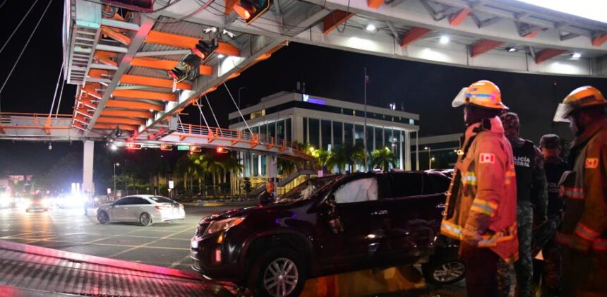 **Accidentes de tránsito dejan más de 650 muertos en lo que va de 2026** Al menos 651 personas han perdido la vida en 651 accidentes de tránsito registrados en los primeros meses de 2026 en República Dominicana, según datos del Instituto Nacional de Tránsito y Transporte Terrestre. Estas cifras también reflejan un total de 498 personas lesionadas, evidenciando el alto impacto de los siniestros viales en el país durante este período. Las estadísticas del Observatorio Permanente de Seguridad Vial indican que la problemática continúa en aumento, tomando en cuenta que en 2025 se registraron 2,205 muertes por accidentes de tránsito. Estos datos mantienen la preocupación sobre la seguridad vial y la necesidad de medidas más efectivas para reducir la mortalidad en las carreteras. Más información en alodigitalrd.com. #SeguridadVial #AccidentesRD #TransitoRD #INTRANT #MuertesRD #AloRD #AloDigitalRD #NoticiasRD