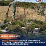**Medio Ambiente ejecuta operativo y declara tolerancia cero a ocupaciones ilegales en Dunas de Baní** El ministro de Medio Ambiente, Paíno Abreu, encabezó un operativo en Las Dunas de Las Calderas, en Baní, tras denuncias sobre ocupaciones ilegales en esta área protegida. Acompañado de militares, técnicos y guardaparques, verificó la existencia de unas 20 viviendas construidas sin autorización, algunas incluso con sistema eléctrico instalado, dentro de este monumento natural y zona militar. Ante la situación, Abreu ordenó el desmantelamiento inmediato de infraestructuras ilegales y el fortalecimiento del monitoreo en la zona núcleo y de amortiguamiento. También dispuso la identificación y señalización de los límites del área protegida, reiterando una política de “tolerancia cero” frente a intervenciones ilegales, mientras destacó operativos recientes que incluyen más de 20 intervenciones y más de 500 deportaciones vinculadas a ocupaciones irregulares. Más información en alodigitalrd.com. #MedioAmbienteRD #DunasDeBani #PaínoAbreu #AreasProtegidas #RepublicaDominicana #AloRD #AloDigitalRD #NoticiasRD