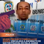 Muere presunto cabecilla de banda vinculada a asesinato de mayor policial en Villa Juana Un presunto delincuente identificado como Yeison Nivar Pérez, alias “Mandrake”, de 24 años, falleció tras enfrentar a una patrulla policial en el Ensanche Luperón, en Santo Domingo. Según informó la Policía Nacional, el individuo era señalado como líder de la banda “El Circuito del Bloque” y estaba vinculado a la muerte del mayor policial Silo Miguel Popoters Polanco, ocurrida en Villa Juana. Durante el operativo, otro integrante del grupo, Dalgwin David Valdez Marte, fue detenido en flagrante delito y ofreció declaraciones al Ministerio Público sobre el hecho. Las autoridades indicaron que “Mandrake” portaba ilegalmente un arma de fuego que habría sido utilizada contra los agentes. Además, se identificaron otros miembros de la estructura criminal que permanecen prófugos, mientras continúan los operativos para su captura y sometimiento a la justicia. Más información en alodigitalrd.com #PoliciaNacional #VillaJuana #Seguridad #Delincuencia #Justicia #SantoDomingo #AloRD #AloDigitalRD #NoticiasRD