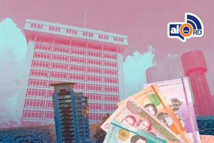 Inflación en República Dominicana podría superar el 5% impulsada por alzas en energía y tensiones internacionales, según el Banco Central El Banco Central de la República Dominicana advirtió que la inflación interanual podría superar el 5 % en los próximos meses, situándose por encima del rango meta oficial de 4 % ± 1 %. La institución explicó que este comportamiento estaría influenciado por el aumento de los precios internacionales de los combustibles y los ajustes en la tarifa eléctrica, factores que impactan directamente el costo de vida en el país. El informe señala que la volatilidad en los mercados energéticos globales, agravada por tensiones geopolíticas entre Estados Unidos e Irán, ha provocado alzas en los precios locales de combustibles y electricidad. El Banco Central también indicó que sus mediciones reflejan de forma consistente estos choques externos e internos, destacando la confiabilidad metodológica de sus estadísticas oficiales. Más información en alodigitalrd.com. #InflaciónRD #BancoCentralRD #EconomíaRD #Combustibles #CostoDeVida #AloRD #AloDigitalRD #NoticiasRD