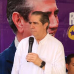 **Francisco Javier acusa al Gobierno de obligar a dominicanos a “ayuno intermitente” por crisis económica** El dirigente del PLD, Francisco Javier García, afirmó que el Gobierno del PRM ha llevado a parte de la población dominicana a una situación en la que no puede cubrir sus necesidades alimenticias básicas, lo que describió como un “ayuno intermitente” forzado. Señaló que muchas familias enfrentan estrés y dificultades económicas debido al aumento en los precios de la canasta básica y la falta de ingresos suficientes. Durante encuentros en San Cristóbal, el también precandidato presidencial sostuvo que en administraciones anteriores las familias podían realizar tres comidas al día, mientras que actualmente muchas apenas logran una. Además, criticó la gestión gubernamental en áreas como salud, educación, electricidad y el sistema 911, atribuyendo deterioro en estos servicios. Más información en alodigitalrd.com. #AloRD #AloDigitalRD #NoticiasRD #PLD #PRM #Economía #PolíticaRD #CanastaBásica #RepúblicaDominicana