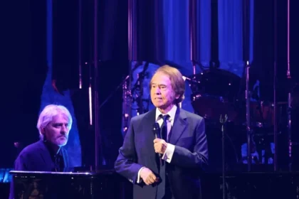 La Cámara de Diputados reconoce a Raphael por su trayectoria artística y aporte a la música hispana