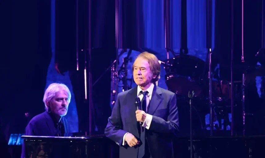 La Cámara de Diputados reconoce a Raphael por su trayectoria artística y aporte a la música hispana