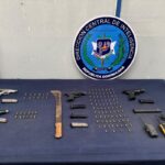 **Allanamientos simultáneos en Santiago dejan incautación de armas y dos detenidos**