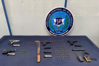**Allanamientos simultáneos en Santiago dejan incautación de armas y dos detenidos**