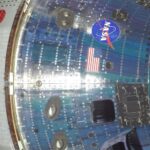 **Muertes y desapariciones de científicos de la NASA generan reportes y debate sin confirmación oficial de vínculo** Diversos medios internacionales han reportado una serie de muertes y desapariciones de científicos vinculados a la NASA y a programas tecnológicos de Estados Unidos entre 2023 y 2026. Entre los casos citados figuran investigadores del Jet Propulsion Laboratory (JPL), como Michael David Hicks, fallecido en 2023, y otros especialistas mencionados en informes periodísticos, incluyendo desapariciones reportadas en años recientes y fallecimientos en circunstancias no detalladas públicamente. Hasta el momento, ni la NASA ni agencias federales han confirmado la existencia de un patrón o relación entre estos casos. Las informaciones difundidas señalan que cada situación se encuentra bajo jurisdicciones distintas y con niveles de datos limitados, mientras que algunos representantes públicos han pedido revisión de posibles conexiones, sin que exista evidencia oficial que respalde esa hipótesis. Más información en alodigitalrd.com. #NASA #Ciencia #Espacio #EstadosUnidos #Investigación #AloRD #AloDigitalRD #NoticiasRD