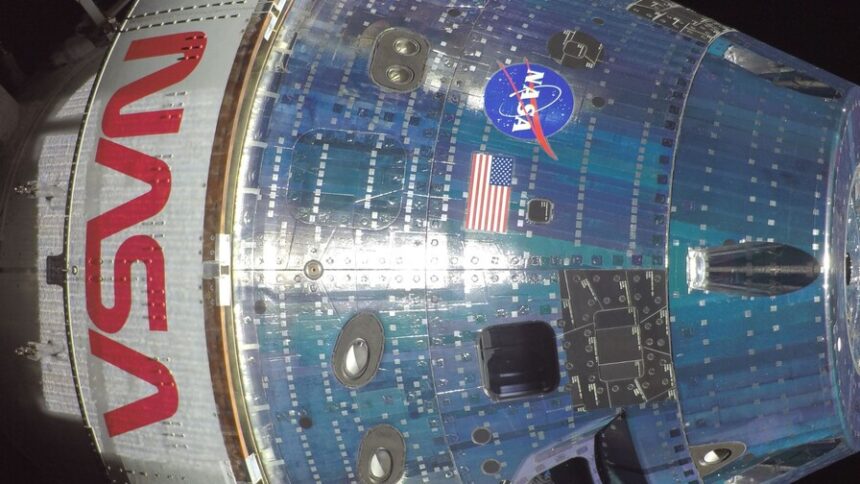 **Muertes y desapariciones de científicos de la NASA generan reportes y debate sin confirmación oficial de vínculo** Diversos medios internacionales han reportado una serie de muertes y desapariciones de científicos vinculados a la NASA y a programas tecnológicos de Estados Unidos entre 2023 y 2026. Entre los casos citados figuran investigadores del Jet Propulsion Laboratory (JPL), como Michael David Hicks, fallecido en 2023, y otros especialistas mencionados en informes periodísticos, incluyendo desapariciones reportadas en años recientes y fallecimientos en circunstancias no detalladas públicamente. Hasta el momento, ni la NASA ni agencias federales han confirmado la existencia de un patrón o relación entre estos casos. Las informaciones difundidas señalan que cada situación se encuentra bajo jurisdicciones distintas y con niveles de datos limitados, mientras que algunos representantes públicos han pedido revisión de posibles conexiones, sin que exista evidencia oficial que respalde esa hipótesis. Más información en alodigitalrd.com. #NASA #Ciencia #Espacio #EstadosUnidos #Investigación #AloRD #AloDigitalRD #NoticiasRD