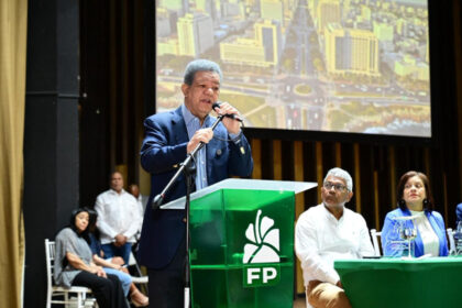 Leonel acusa al PRM de inflar nómina pública con fines electorales