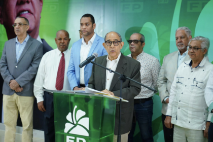 Fuerza del Pueblo denuncia “régimen paralelo” en contratos del Gobierno