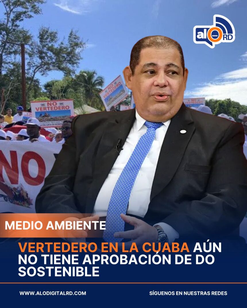 **Vertedero en La Cuaba aún no cuenta con aprobación final de DO Sostenible, afirma director ejecutivo** El director ejecutivo de DO Sostenible, Príamo Ramírez Ubiera, informó que el vertedero que se pretende instalar en La Cuaba todavía no cuenta con la aprobación final del fideicomiso, pese a que ya posee permisos medioambientales otorgados por el Ministerio de Medio Ambiente. Según explicó, hasta el momento no se ha recibido una solicitud formal para evaluar el proyecto. Durante una entrevista en el programa “Despierta con CDN”, Ramírez Ubiera detalló que el proceso requiere primero obtener la licencia medioambiental y la autorización para el manejo de residuos. Posteriormente, esa documentación debe ser presentada ante DO Sostenible, entidad encargada de realizar una evaluación final antes de aprobar cualquier operación. El funcionario aclaró que, si el proyecto cumple con los requisitos, el fideicomiso procede a firmar un contrato con el gestor responsable. Sin embargo, insistió en que hasta ahora no ha existido ningún acercamiento oficial por parte de los promotores del vertedero hacia la institución. Asimismo, señaló que DO Sostenible no tiene atribuciones directas para decidir sobre la instalación de esa infraestructura, debido a que se trata de una iniciativa de carácter privado. Su rol se limita a la evaluación técnica y contractual dentro del marco legal establecido. Ramírez también abordó la aplicación de la Ley 98-25 sobre residuos sólidos, indicando que las contribuciones empresariales fueron modificadas por el Poder Ejecutivo. Explicó que la DGII reportó ingresos cercanos a RD$1,800 millones por estos pagos y que parte de esos fondos serán destinados al fideicomiso, del cual aproximadamente un 40% se utilizaría para cubrir pagos a gestores de residuos. DO Sostenible confirmó que el vertedero proyectado en La Cuaba aún no tiene aprobación definitiva, ya que aunque posee permisos ambientales iniciales, no ha sido sometido formalmente ante el fideicomiso para su evaluación final. La entidad explicó que sin ese proceso no puede autorizarse la operación dentro de su marco institucional. Además, se informó que la Ley 98-25 sobre residuos sólidos ha generado ingresos de aproximadamente RD$1,800 millones a través de contribuciones empresariales, recursos que pasarán por la Tesorería Nacional antes de ser transferidos al fideicomiso para su distribución y gestión correspondiente. Más información en alodigitalrd.com. #AloRD #AloDigitalRD #NoticiasRD #LaCuaba #DOSostenible #MedioAmbienteRD #Vertedero #GestiónDeResiduos