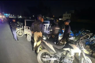 Sorprenden a empleado de Alcaldía de Higüey vertiendo basura ilegalmente