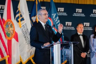 Abinader recibe premio “Champion of Freedom” durante visita oficial a Miami