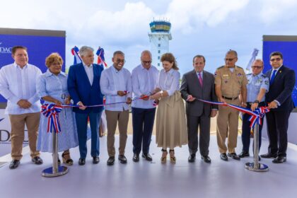 IDAC, DA y FARD inauguran torre de control y sistema de balizamiento de pista en la Base Aérea de San Isidro