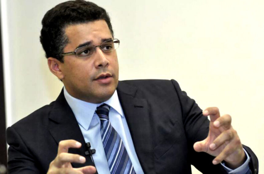 Collado defiende el libre acceso a las playas y anuncia mesa de trabajo para resolver conflictos